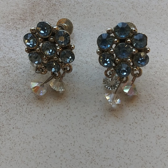 Vintage Blue Crystal Costume Crank Earrings - Picture 12 of 14